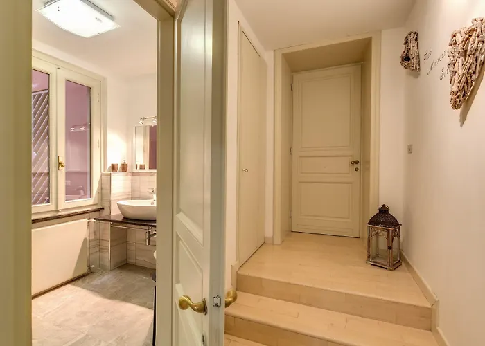 Trevi Miracle Daire Roma